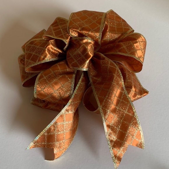 Hand crafted bow for wreaths, gifts, etc - Picture 2 of 11